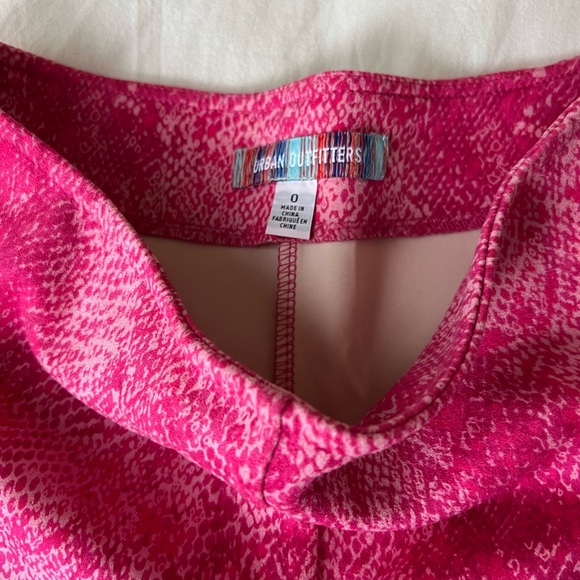 Pink printed pants from Urban Outfitters - Picture 2 of 3